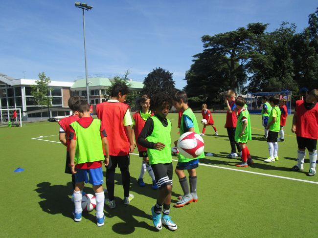 Chelsea FC Foundation Soccer School. International Day Camp London - Campus de Fútbol